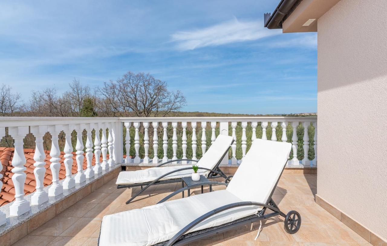 Villa Buroli With Pool, Sauna And Jacuzzi Dış mekan fotoğraf