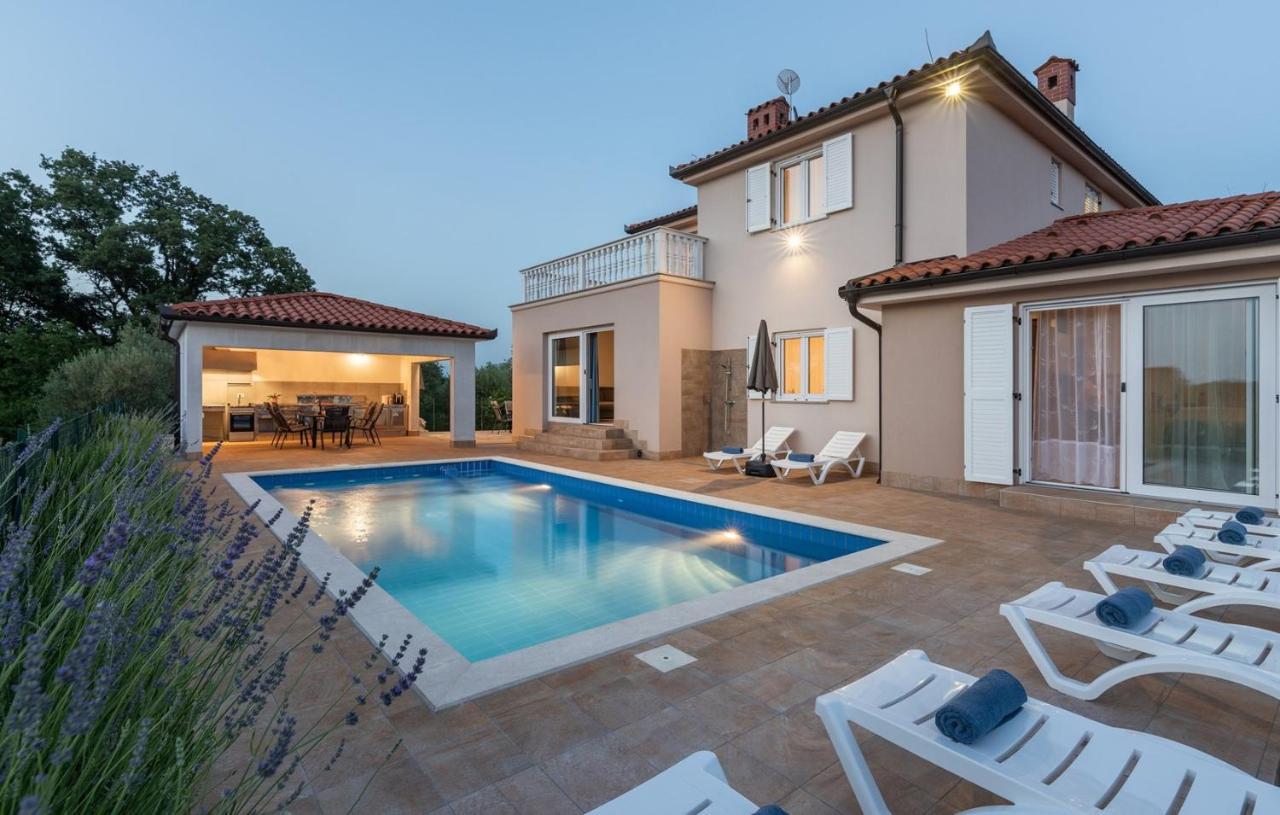Villa Buroli With Pool, Sauna And Jacuzzi Dış mekan fotoğraf