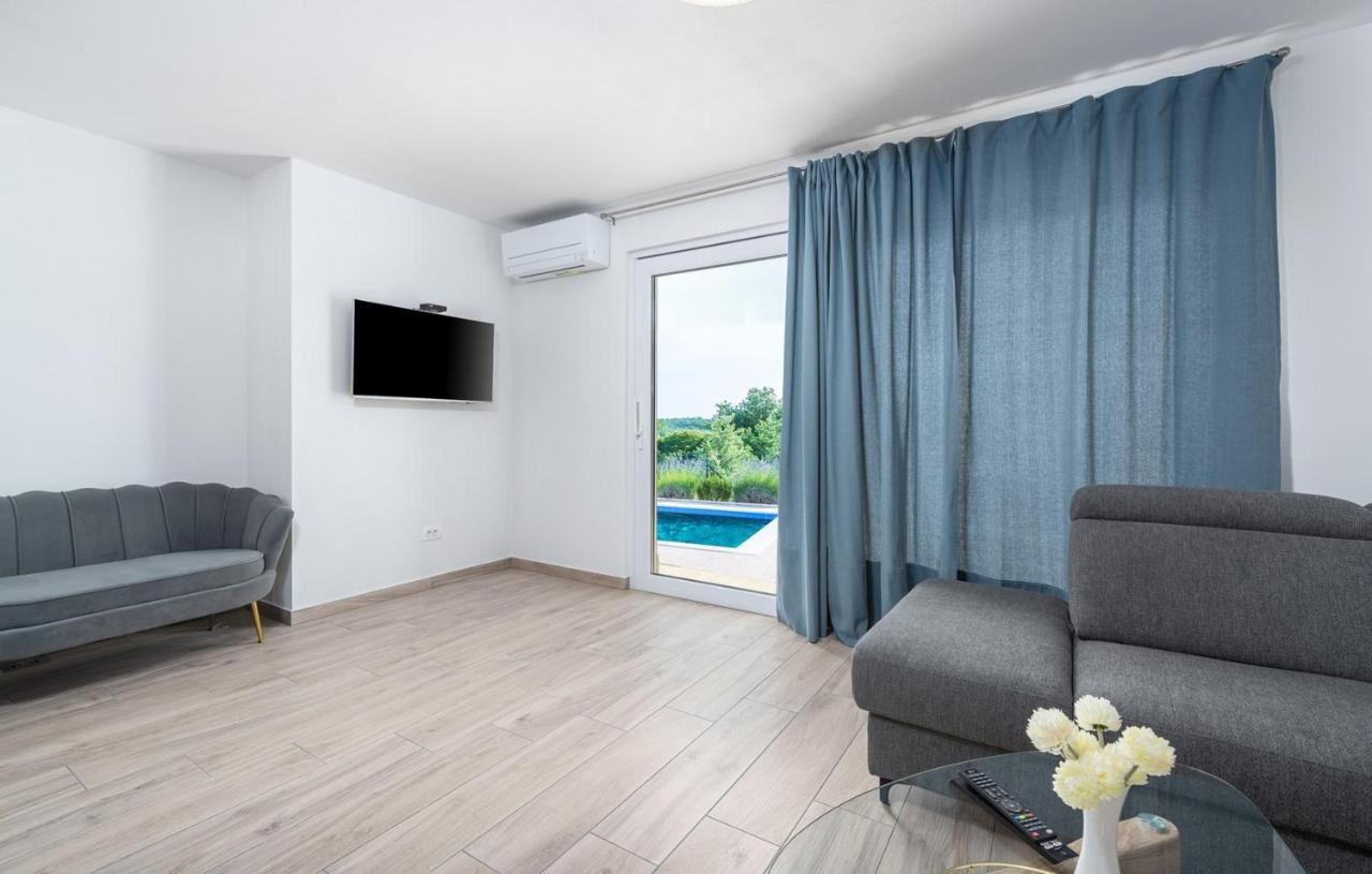 Villa Buroli With Pool, Sauna And Jacuzzi Dış mekan fotoğraf
