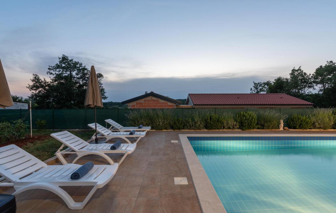 Villa Buroli With Pool, Sauna And Jacuzzi Dış mekan fotoğraf