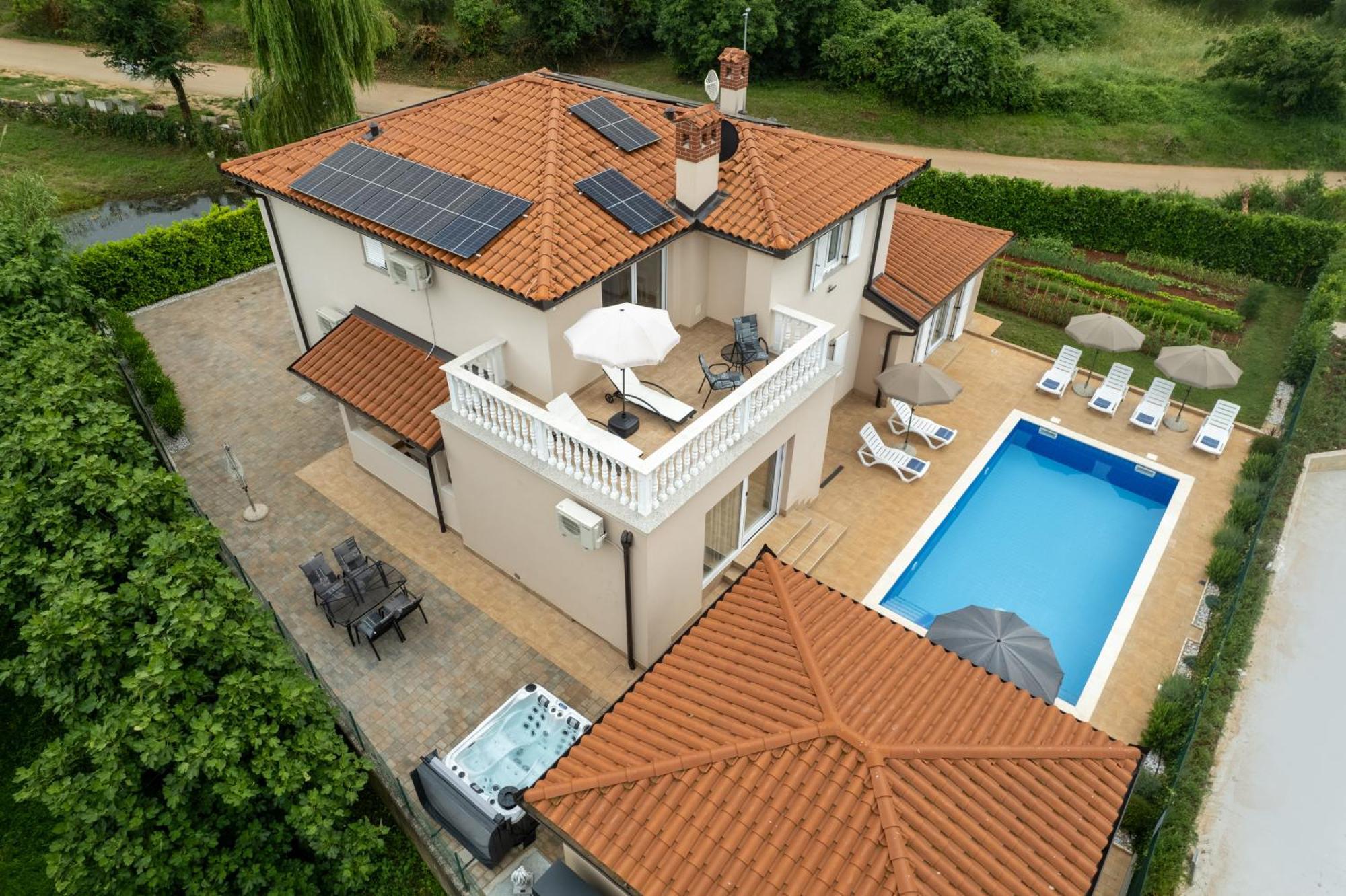 Villa Buroli With Pool, Sauna And Jacuzzi Dış mekan fotoğraf