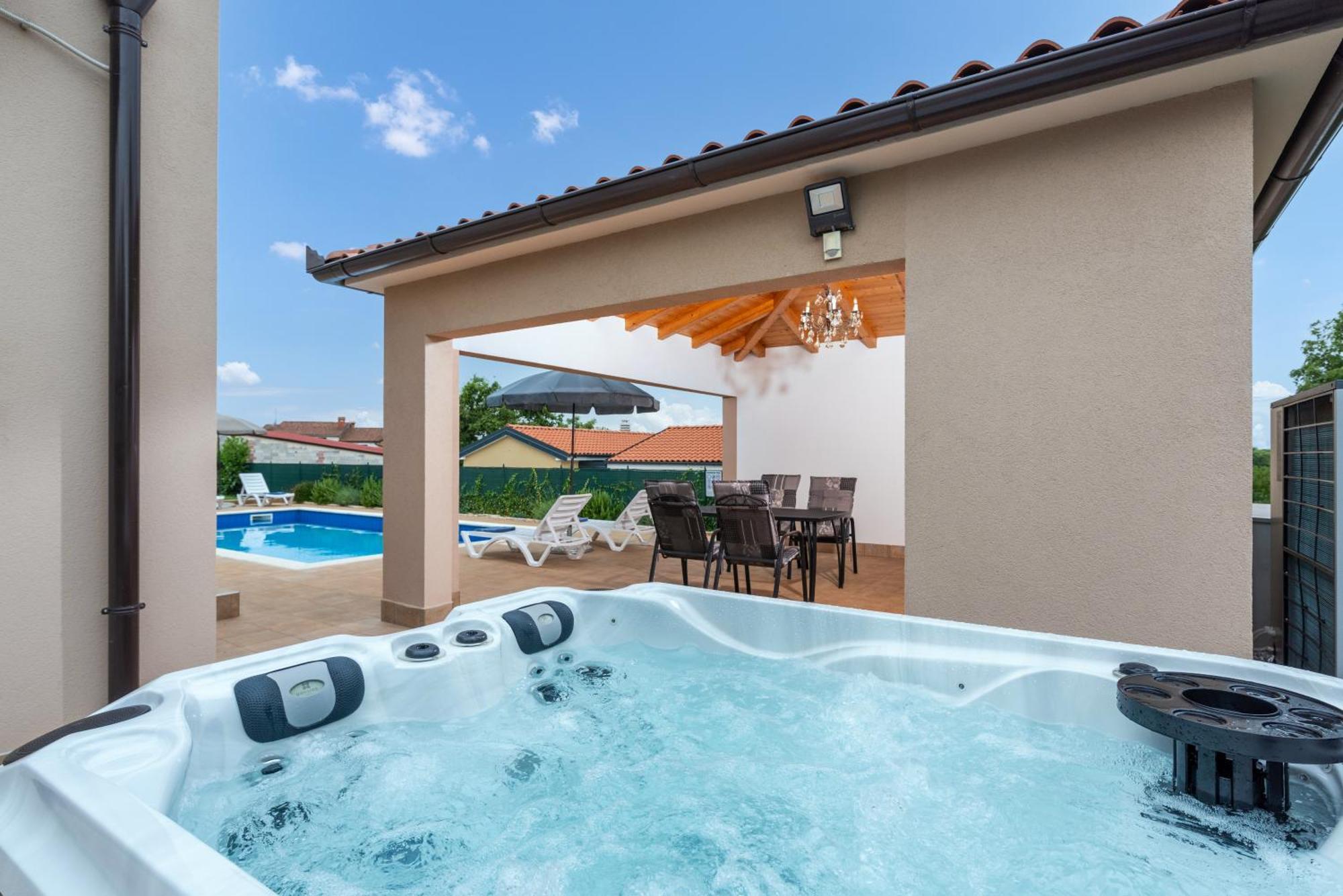 Villa Buroli With Pool, Sauna And Jacuzzi Dış mekan fotoğraf