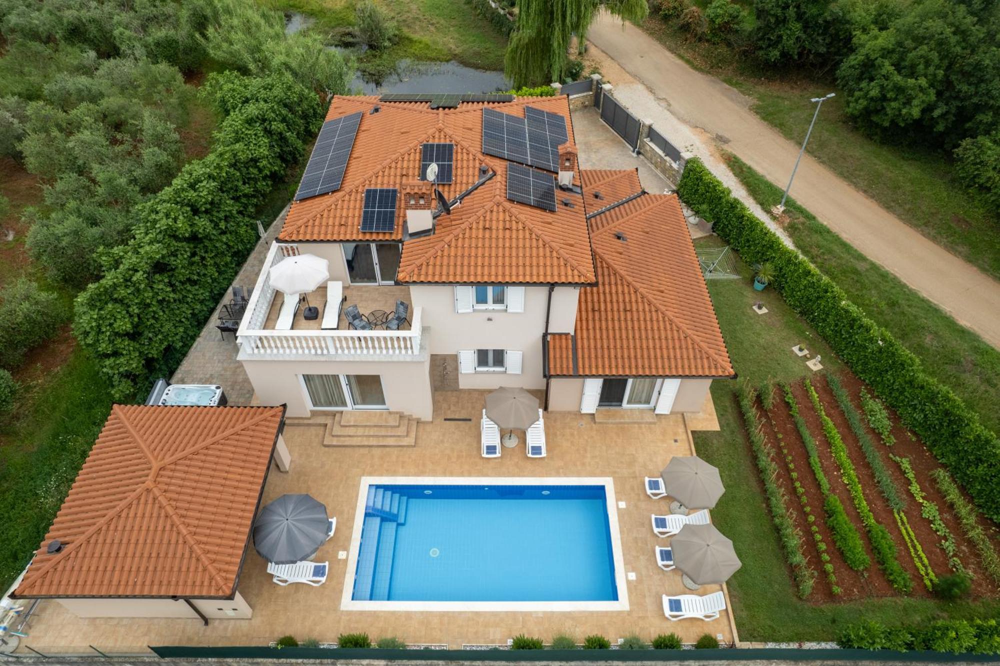 Villa Buroli With Pool, Sauna And Jacuzzi Dış mekan fotoğraf